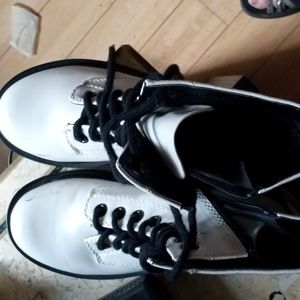 Soda  white boots 6